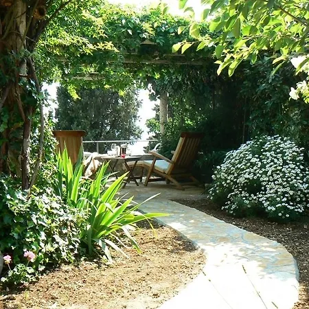 エミ アパート *