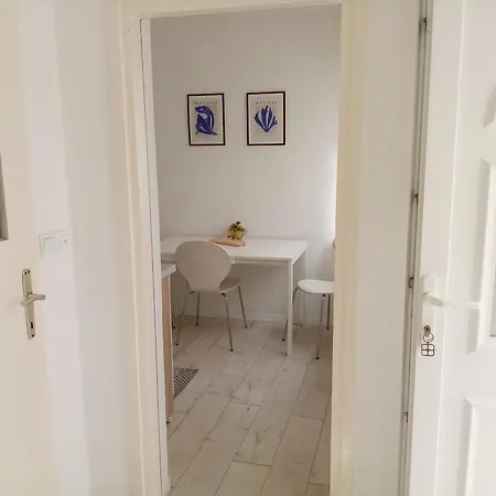 Emi Apartment *