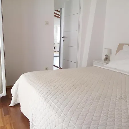Apartment Emi